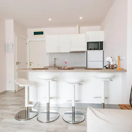 アパート Paraiso Del Sur 2-bedroom Luxury Suite, Sea & Mountain Views アデヘ