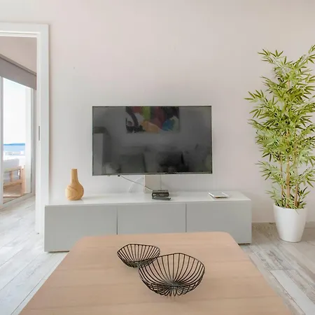 Daire Paraiso Del Sur 2-bedroom Luxury Suite, Sea & Mountain Views *