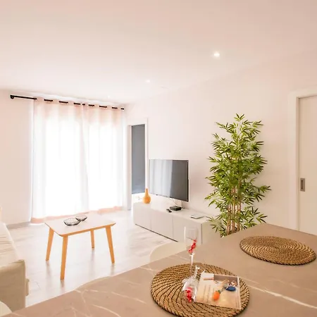 Paraiso Del Sur 2-bedroom Luxury Suite, Sea & Mountain Views شقة